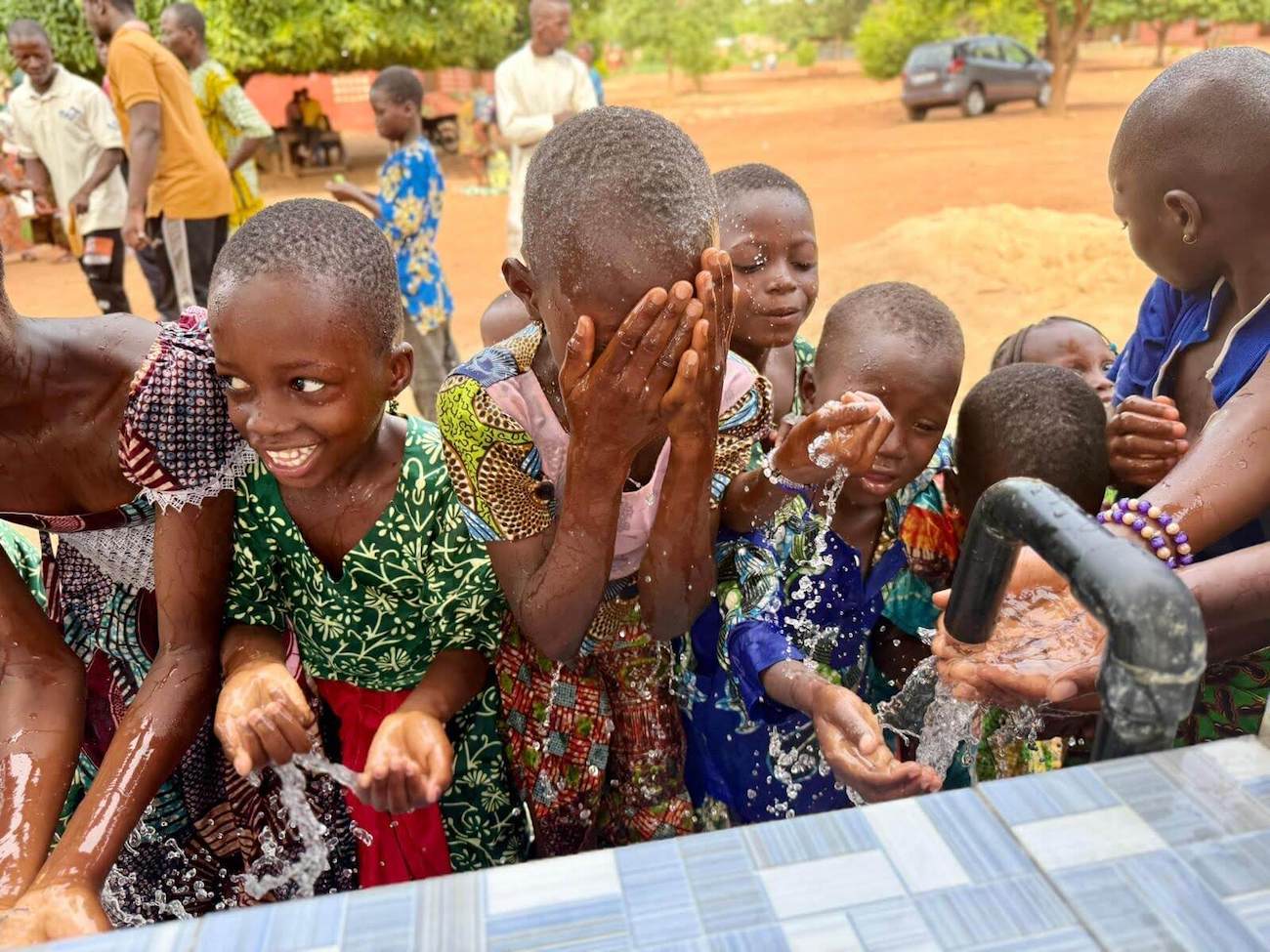 Still or Sparkling? What Science Says About the Health Benefits of Carbonated Water