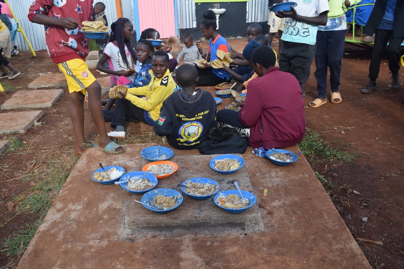 Embrace Relief Christmas Party For 600 Orphaned Children in Kenya