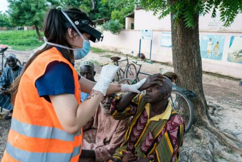 africa-volunteer cataract doctor  (3)