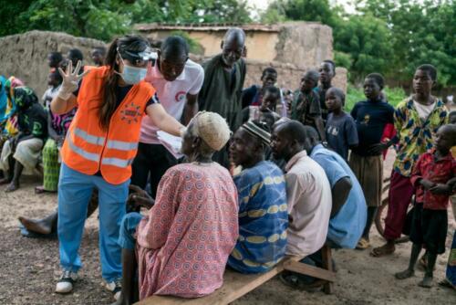 africa-volunteer cataract doctor  (4)