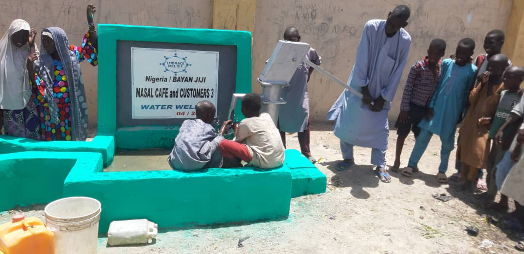 masal-cafe-and-customer-3-water-well (11)