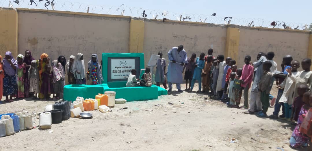 masal-cafe-and-customer-3-water-well (12)