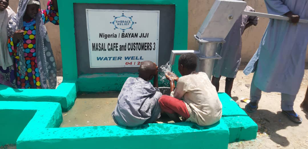 masal-cafe-and-customer-3-water-well (14)