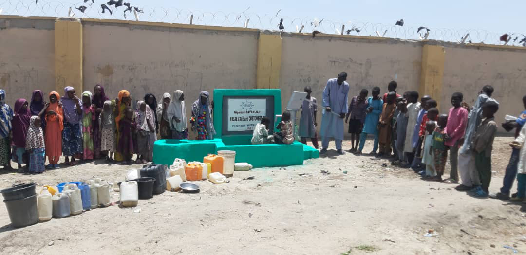 masal-cafe-and-customer-3-water-well (8)